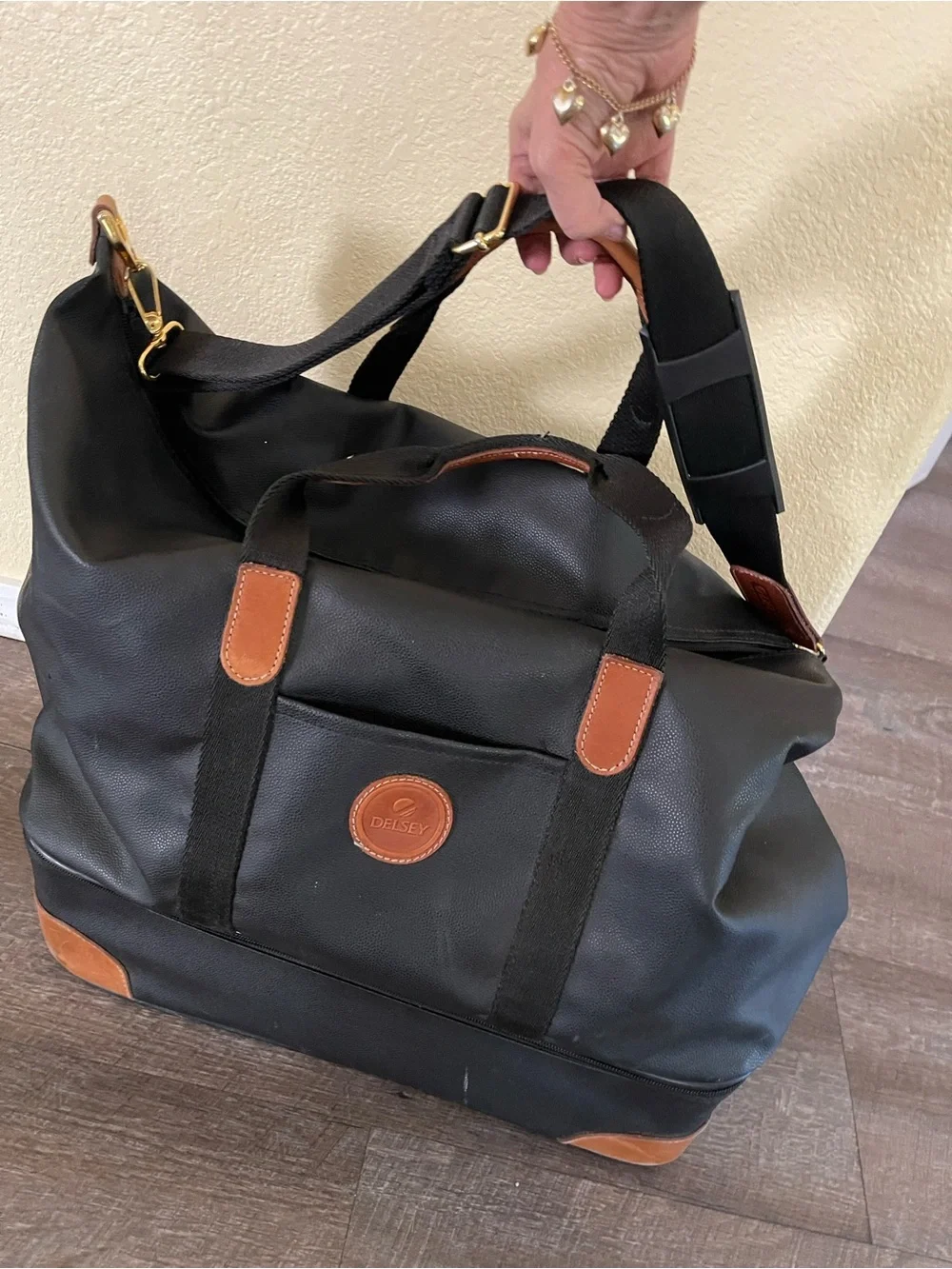Men's Black Duffel Bag with Brown Trim - Classic Travel Weekender